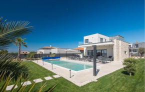 Beautiful Home In Tar With Heated Swimming Pool